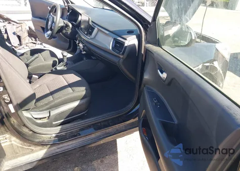 2021 Kia Rio S z USA, uszkodzony, nr VIN 3KPA24AD3ME417181